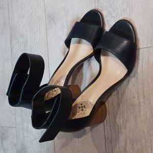 NWOT Vince Camuto Margry Black Leather Sandal Size 7